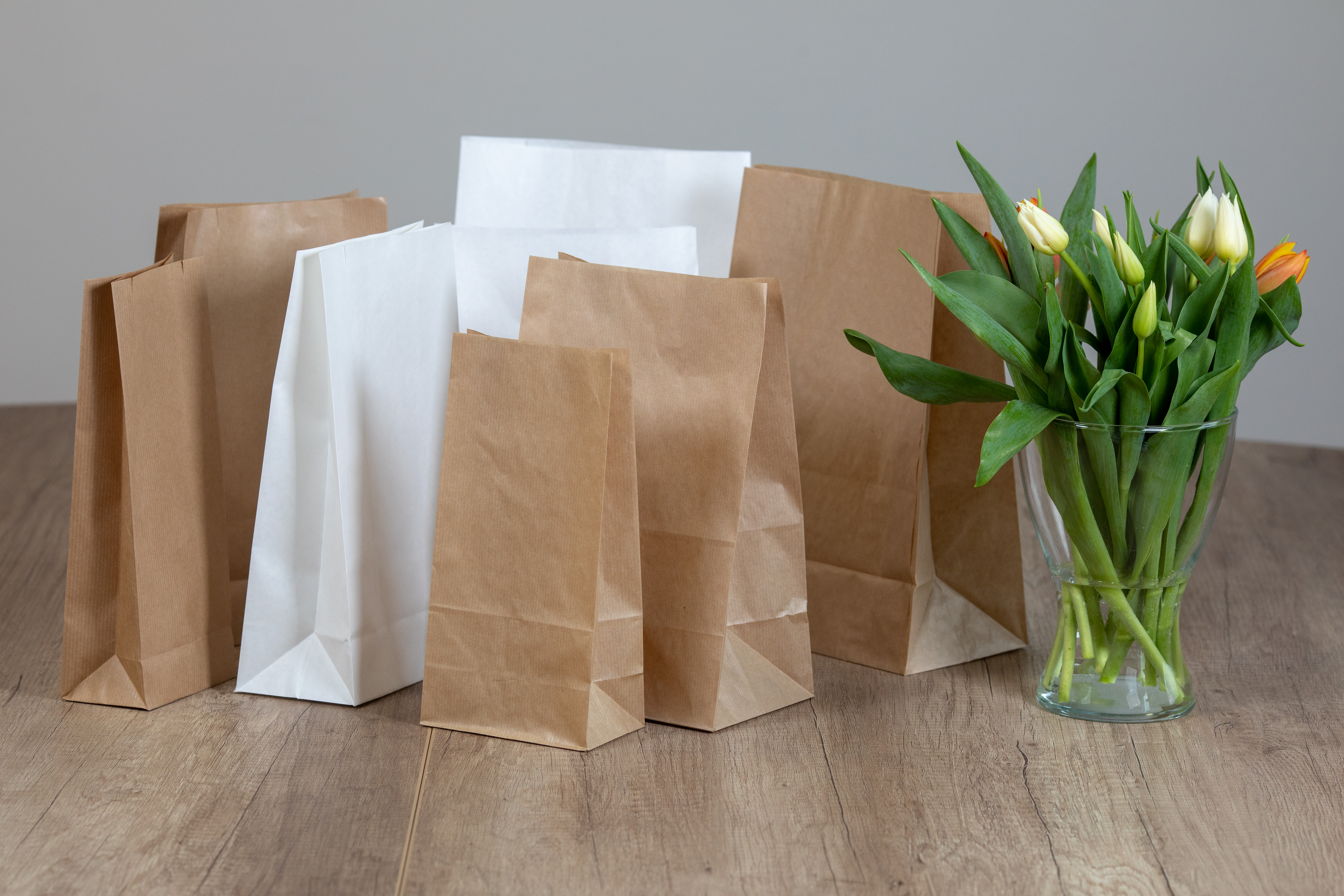 Flat-bottom paper bags